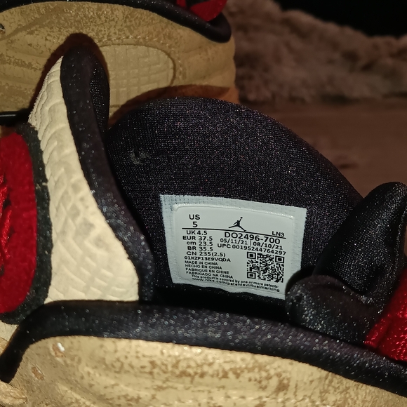 Jordan 8 Retro SE RUI - Picture 6 of 14